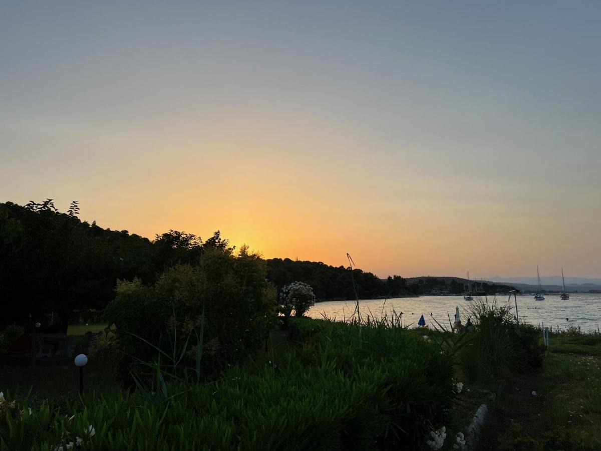 Beach House Seafront Villa Latoura Ormos Panagias Exteriör bild